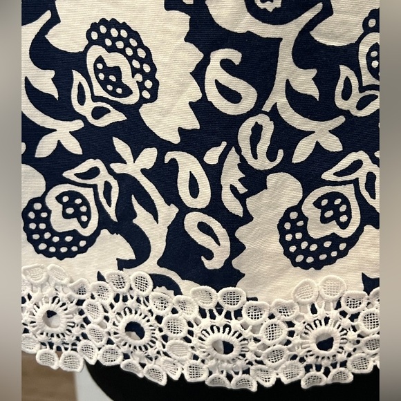 Talbots size 6 blue and white cotton blend lace hem skirt- office, date night - Picture 6 of 9